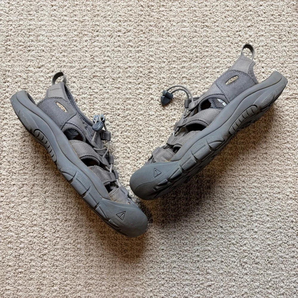 KEEN Newport H2 Mens 10.5 Grey Waterproof Hiking Sandals